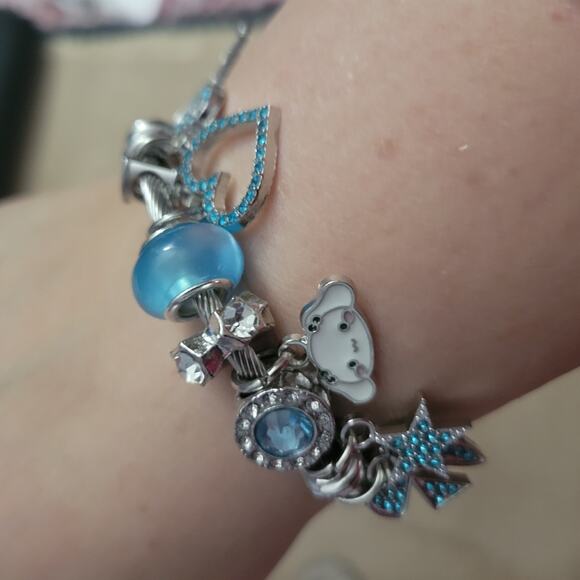Cinnamaroll Hello Kitty Sanrio blue & silver charm bracelet - Picture 2 of 2